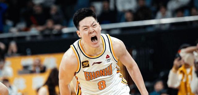 爱游戏体育-包含转折点广东宏远绝杀压哨Ming新星势不可挡表现惊艳，广州队今晚主帅复盘直接炸裂的词条